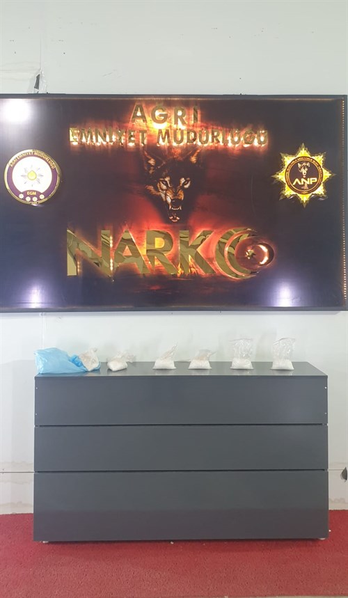 Yapılan Operasyonda 1 Kilo 818 Gram Metamfetamin Maddesi Ele Geçirildİ